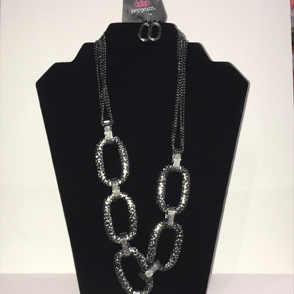 Paparazzi Necklace set